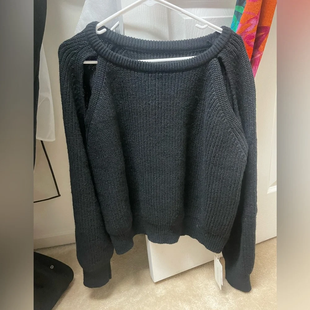 NWT Commense Keep Me Close Cutout Sweater - Picture 3 of 6
